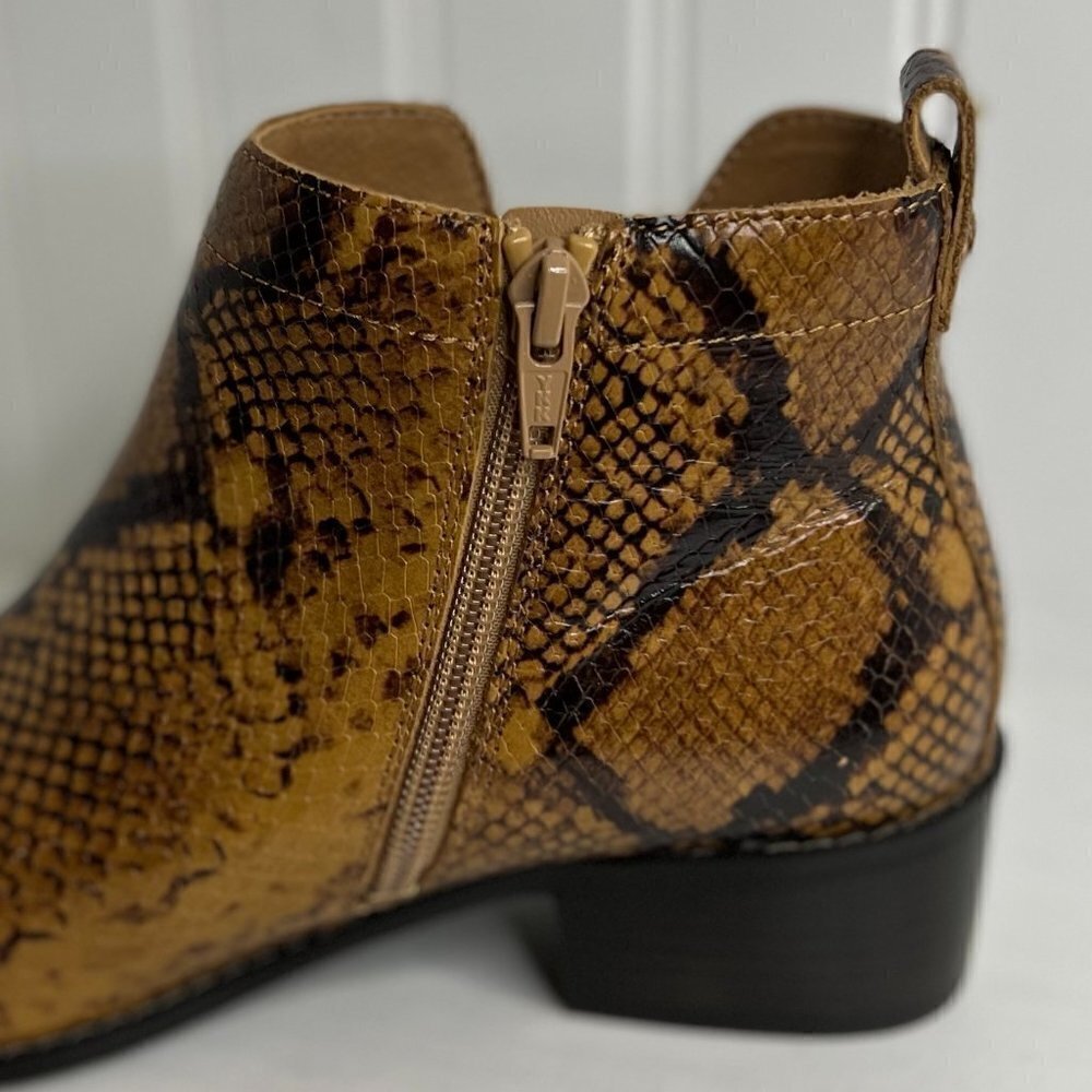 Vionic Womens Clara Boa Leather Snake Print Booties in Espresso Size 7 - Picture 2 of 7